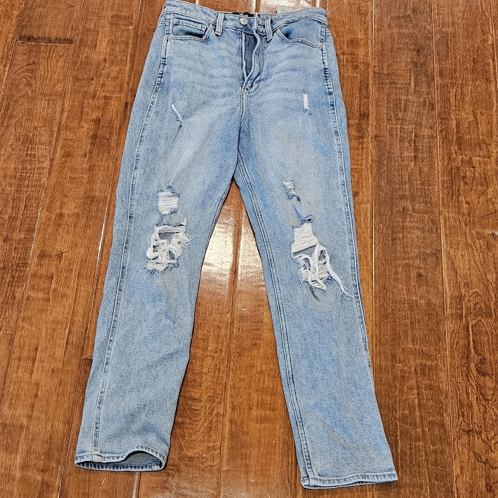 Hollister Ultra High Rise Mom Jean W26 L 25 (Size 2)
